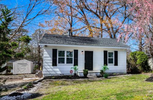 Jamestown House | Updated Jamestown Home - 5 Mi to HPU!