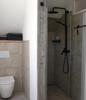 Oberdorla Apartment | Upstairs6b