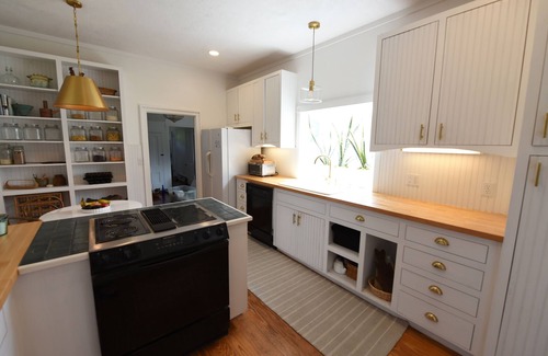 Port Townsend Historic District House | Uptown Port Townsend: Modern Amenities & Victorian Charm