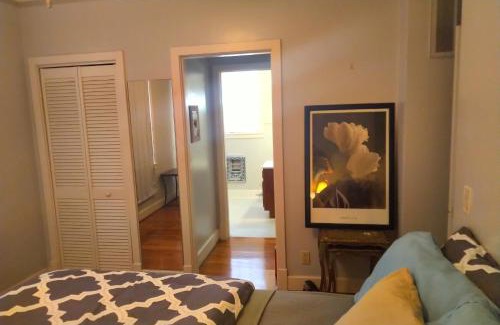 Jonesboro Apartment | Urban Retreat on Flint