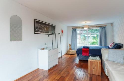 Leeds House | Urban Retreat - Rooms