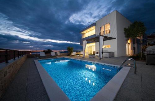 Veliko Brdo House | Vacation home Geminus