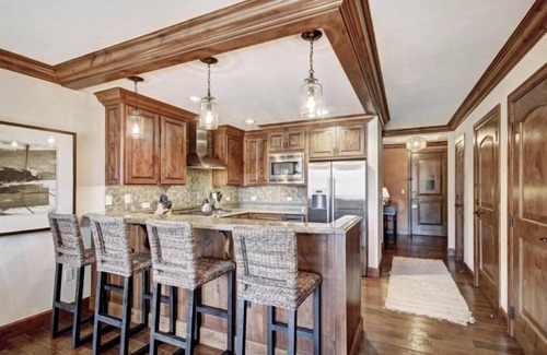 Vail Hotel | Vail Ritz Carlton 2 Bed