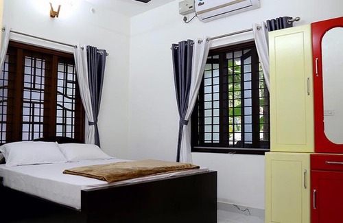 Alappuzha Bed & Breakfast | Vaishnavam serviced villa