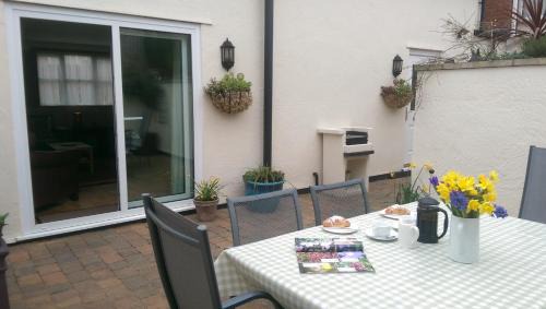 Prestatyn House | Vale View Cottages - The Stables