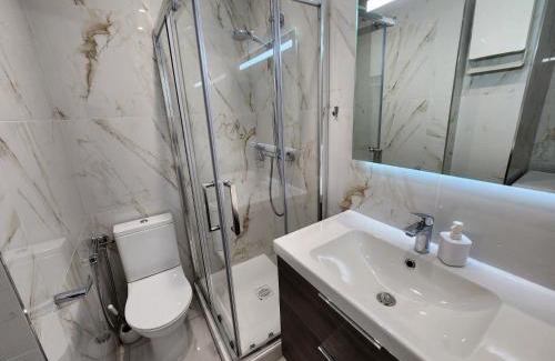Villeneuve Loubet Beach Apartment | Venus - Climatisé - Marina Baie des Anges