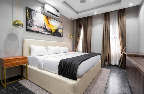 Asaba Hotel | Vic & J Lounge and Hotel