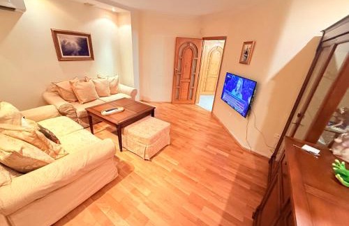 Burgas Center Apartment | Victoria- две спални делукс до Морската градина и центъра