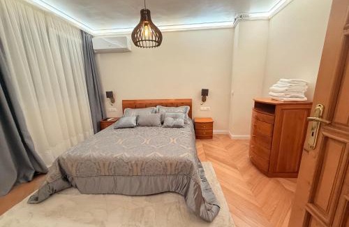Burgas Center Apartment | Victoria- две спални делукс до Морската градина и центъра