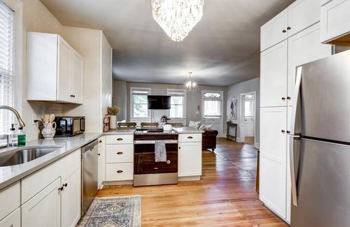 Mountville House | Victorian Manor on Main w 6 beds-10 mins to Lanc