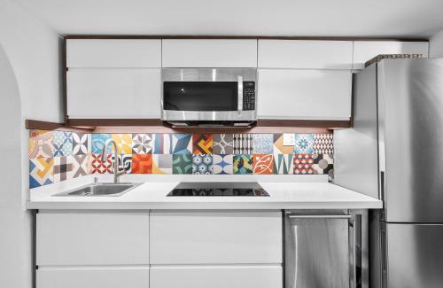 Catedral Apartment | Viejo San Juan Art Loft Fast Wifi Ac