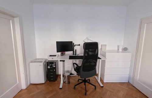 Nibelungen-Viertel Apartment | Vienna: Cozy 2-Room Apt. (U3 - Schweglerstrasse)