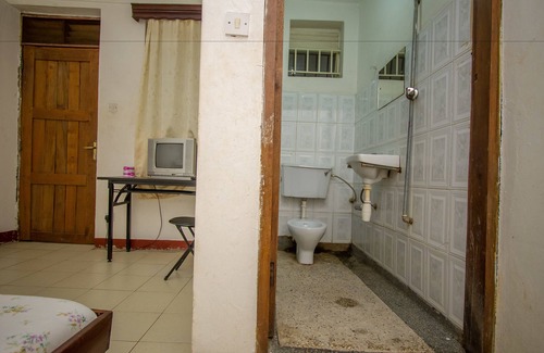 Masaka House | Vienna Guesthouse