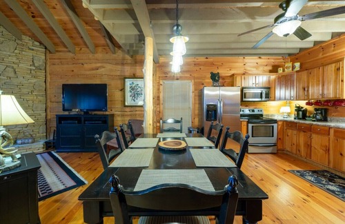 Mentone Cabin | VIEWS! Mountain & Sunset l Hot Tub