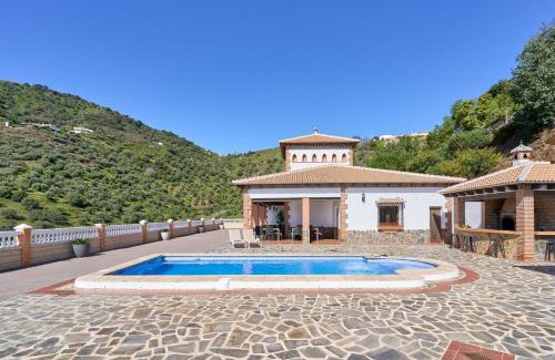 Sayalonga Villa | Villa Alejandro En Sayalonga