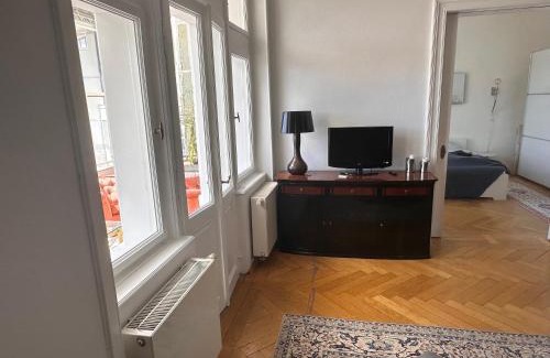 Wiesbaden Apartment | Villa am Weinberg