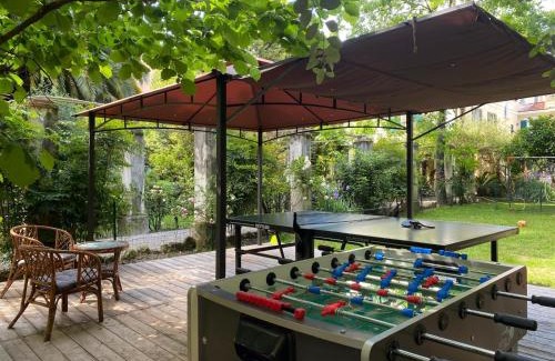 Vallecrosia Apartment | Villa Angelina Holiday Homes I Casa Limone I Villa in città I 6 ospiti I Mare 5 min I Giardino I Parcheggio privato