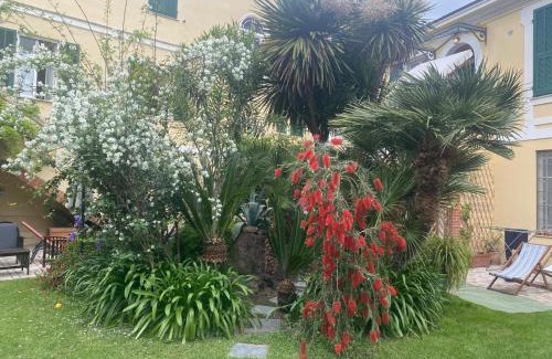 Vallecrosia Apartment | Villa Angelina Holiday Homes I Casa Limone I Villa in città I 6 ospiti I Mare 5 min I Giardino I Parcheggio privato