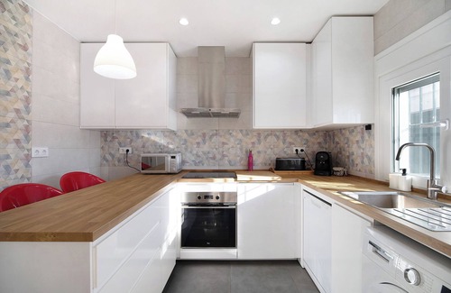 Poblado Sancti Petri Villa | Villa 'Cirpe Mar' with Private Pool, Private Terrace and Wi-Fi