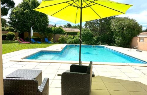 Carpentras Villa | Villa et maisonnette provençales
