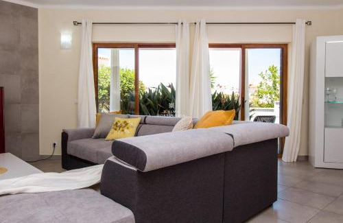 Olhos D'Agua Villa | Villa Girassol - By Dalma Portuguesa