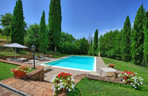 Lucignano Villa | Villa Gloria by PosarelliVillas