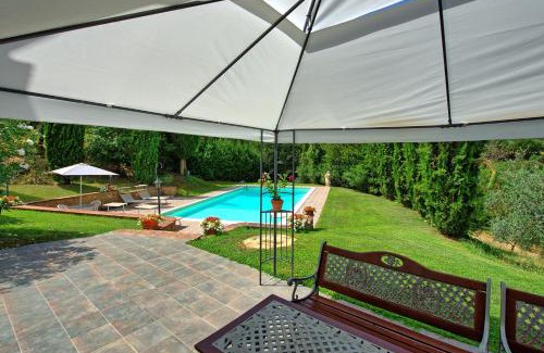 Lucignano Villa | Villa Gloria by PosarelliVillas