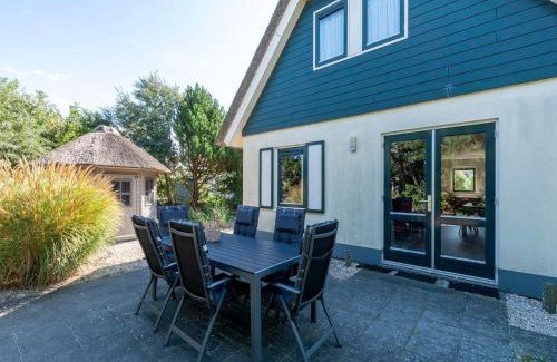 Julianadorp aan zee Villa | Villa in Julianadorp near the Beach