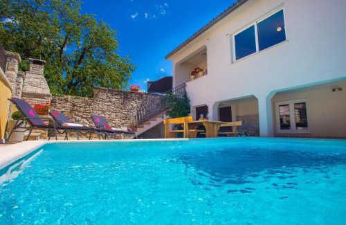Mrgani House | Villa Kris with Pool in Mrgani