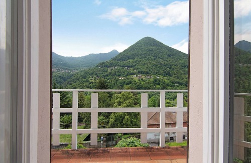 Dizzasco Villa | Villa "Luxury Oleandra" with Private Pool, Big Garden and Barbecue