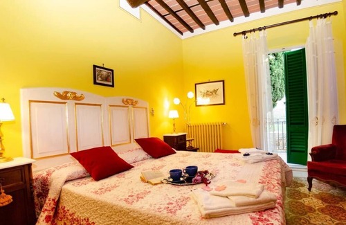 Uzzano Villa | Villa Massimiliano