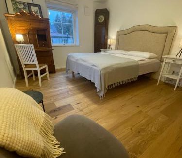 Glienicke/Nordbahn Apartment | Villa Småland-Edles Naturidyll bei Berlin