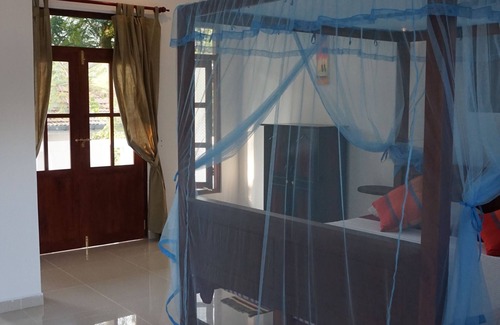 Nalagasdeniya Hotel | Villa SUITE 4-6 PERS Hikkaduwa -2 Deluxes rooms with balcony+AC-BEACH 50M