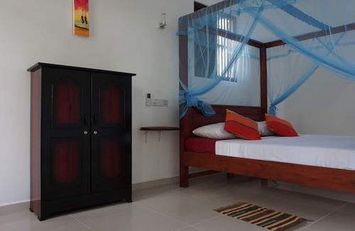Nalagasdeniya Hotel | Villa SUITE 4-6 PERS Hikkaduwa -2 Deluxes rooms with balcony+AC-BEACH 50M