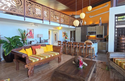 Tahiti Villa | Villa Ta'u Here by Tahiti Homes, incredible architect-designed villa: pool and view