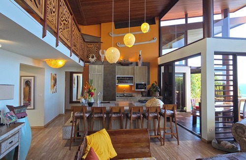 Tahiti Villa | Villa Ta'u Here by Tahiti Homes, incredible architect-designed villa: pool and view