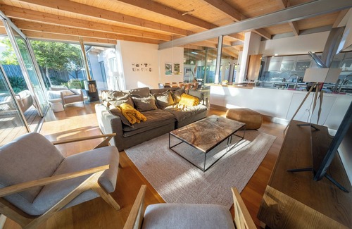 Constantia Villa | Villa Verdot – Exclusive Holiday Home with Heated Pool, Playground & BBQ Terrace