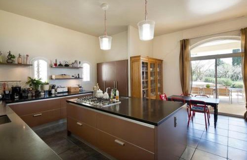 Chateauneuf-du-Pape House | Villa With Pool In Châteauneuf-Du-Pape