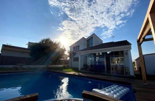 Riba-roja de Turia Villa | Villa with private Pool & Garden