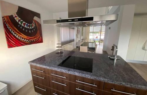 Riba-roja de Turia Villa | Villa with private Pool & Garden