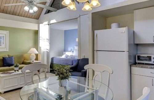Palmetto Dunes Resort | Village Large Studio in Palmetto Dunes. Great location, Close to the Beach