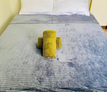Kapitolyo Apartment | Vincondotel Near BGC 3BR Fairlane