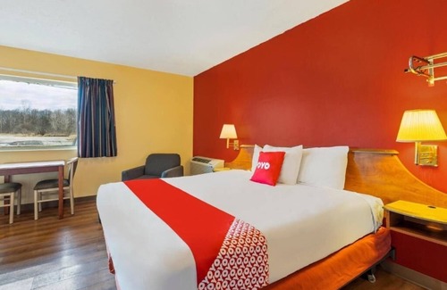 North Lima Hotel | Visit Loghurst Museum with Pet Access and a Quiet Hotel Room