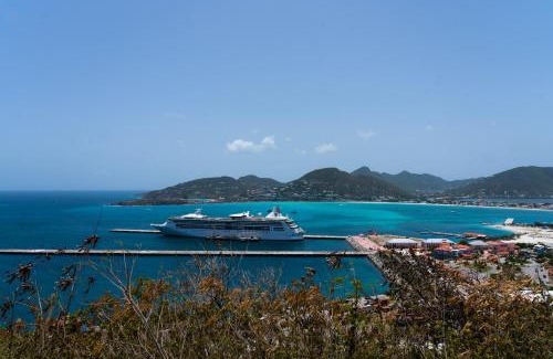 Point Blanche Apartment | Vista Azul