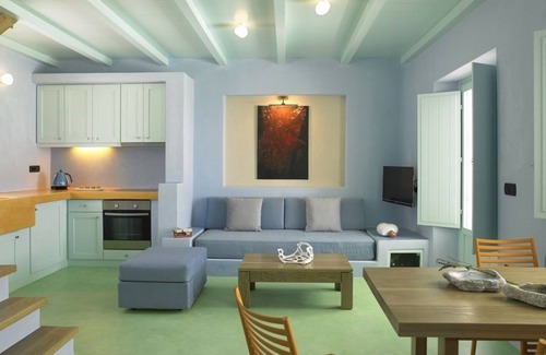 Pyrgos House | Voreina Gallery Suites