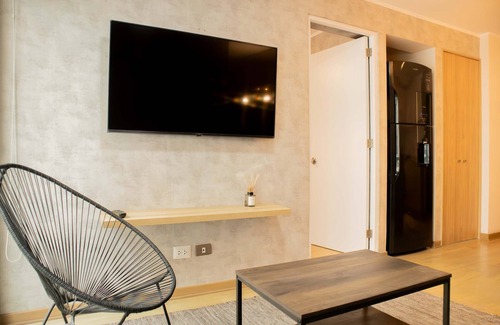 Barranco Apartment | w Bright 1BR w Private Balcony in Barranco