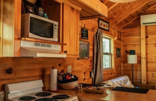 Cleveland Cabin | Wahoo Cabin - Table Rock, Jones Gap, Caesar’s Head, Pretty Place Chapel