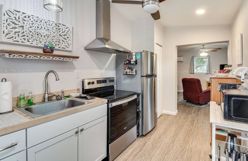 Portales House | Walk to ENMU: Quiet Casita w/Pet-Friendly Yard