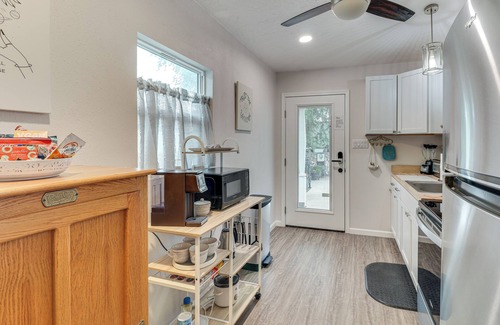 Portales House | Walk to ENMU: Quiet Casita w/Pet-Friendly Yard