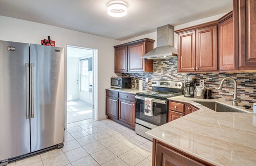 Ormond Ocean Gard House | Walk to Ocean: Cozy Home w/Yard in Ormond Beach!